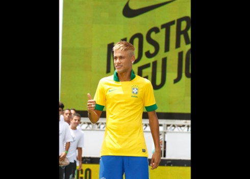 Neymar_Brazil_Home_Kit_3_17147