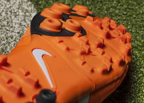 Nike_Bomba_Finale_II_Detail_Outsole_18059