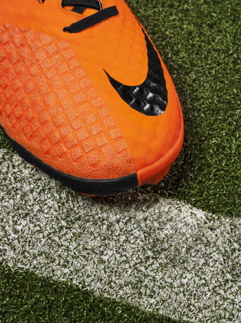 Nike_Bomba_Finale_II_detail_ToeBox_18060