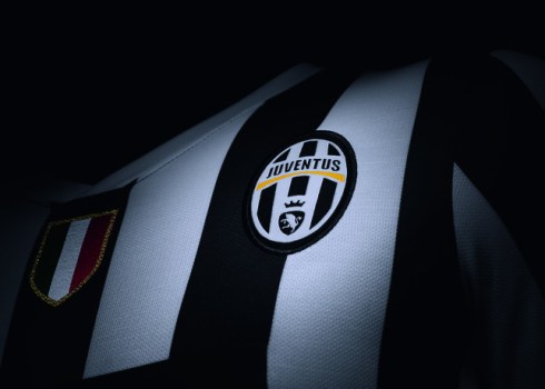 Fa13_Match_Juventus_H_Crest_C_19814