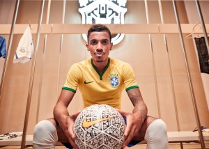 Luis_Gustavo_large