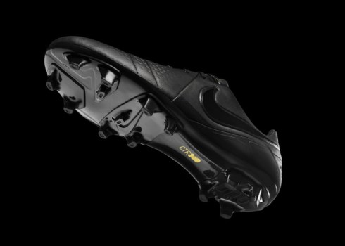 Sp14_Glbl_Football_FW_677378-001_3QOutsole_B_28493