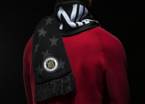 Ho14_NSW_NikeFC_Scarf_002_34153