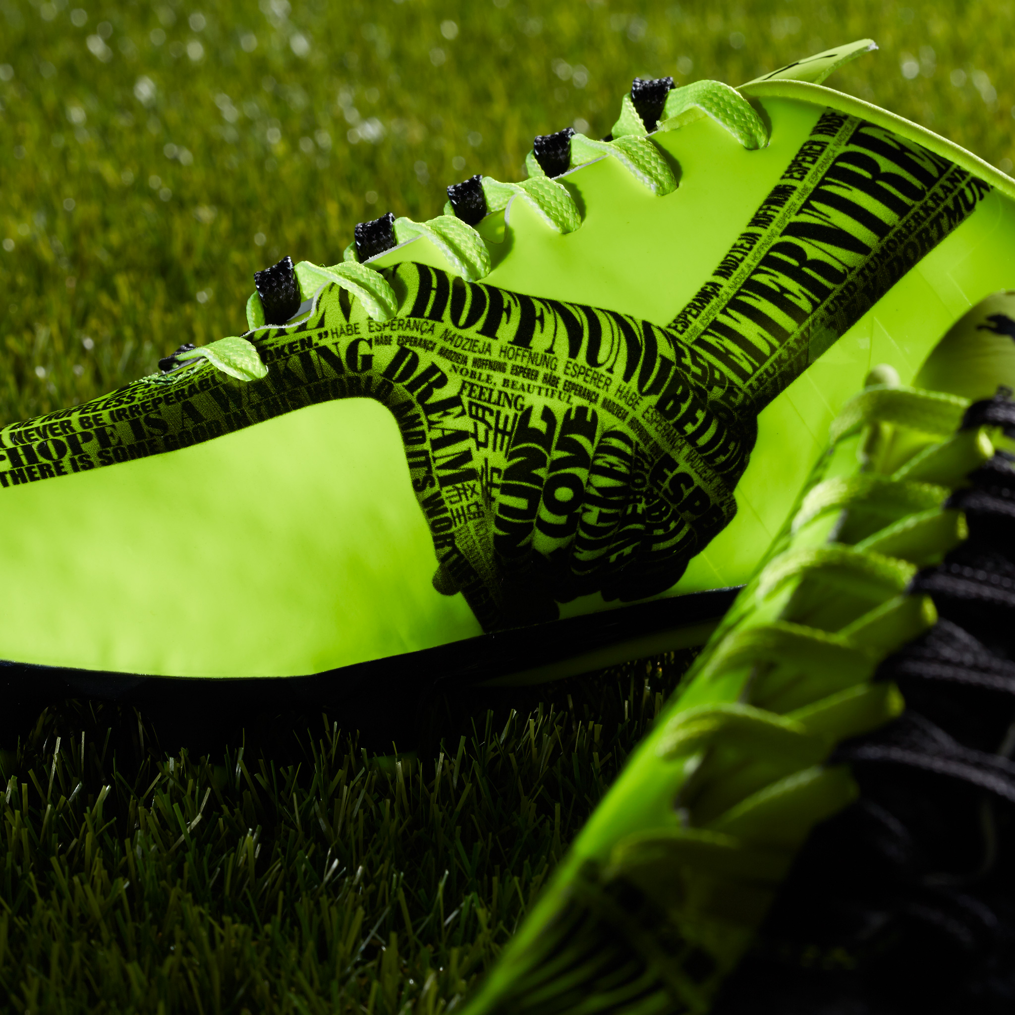 FOOTBALL BOOT RELEASE : PUMA unveil special edition Reus evoSPEED