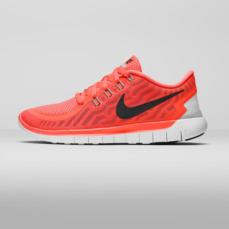 SU15_W_NikeFree_5_0_Lateral_Square_39368