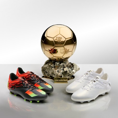 2 boots 1 trophy_1x1