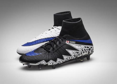 VARDE-PAIR-FACING_LEFT-RT-01_GREY_56296